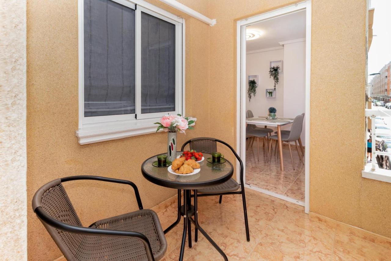 Piso En El Centro Leilighet Torrevieja Eksteriør bilde