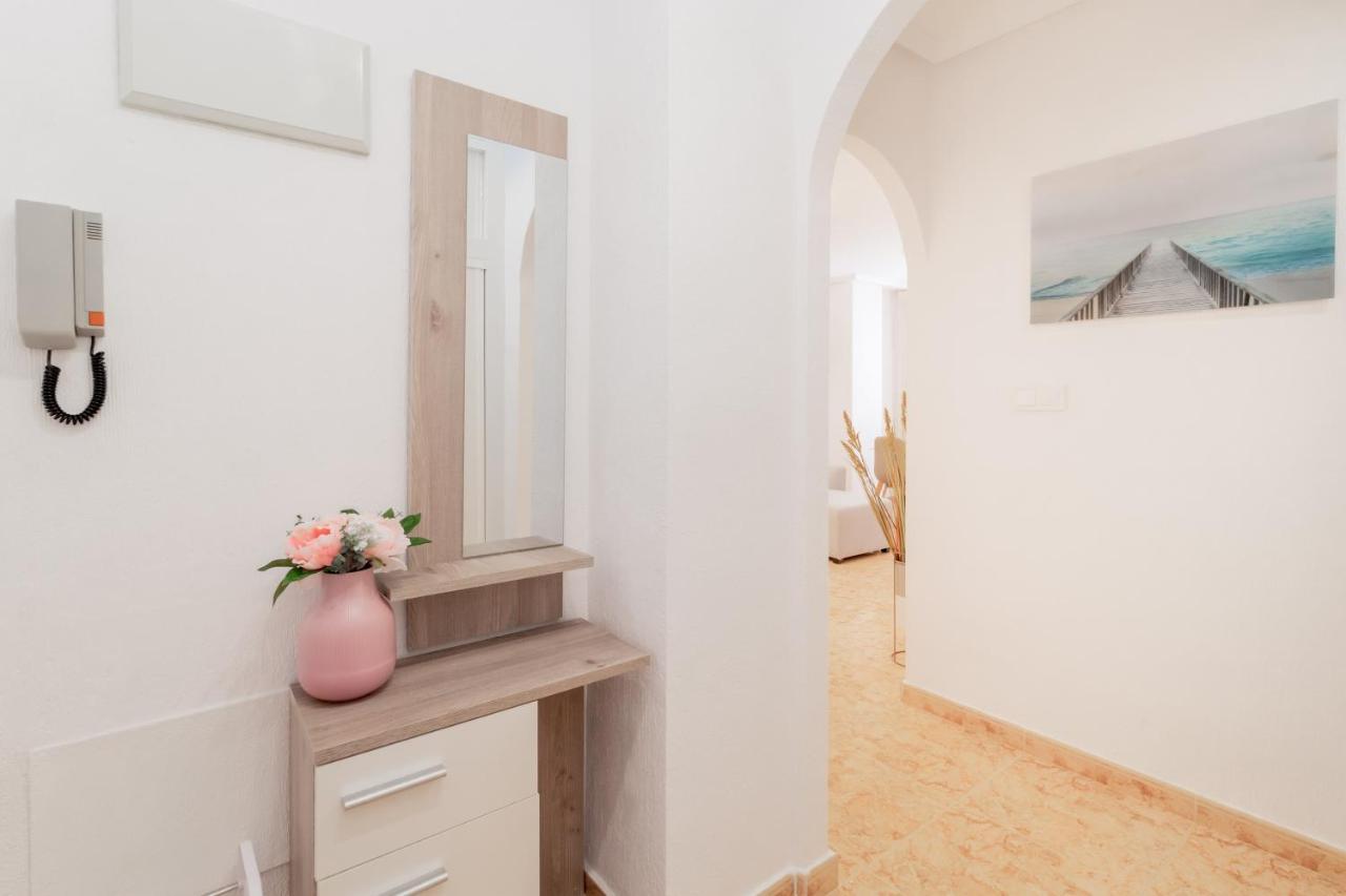 Piso En El Centro Leilighet Torrevieja Eksteriør bilde